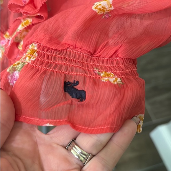 Abercrombie & Fitch Red Floral Y2K Blouse - Picture 4 of 7